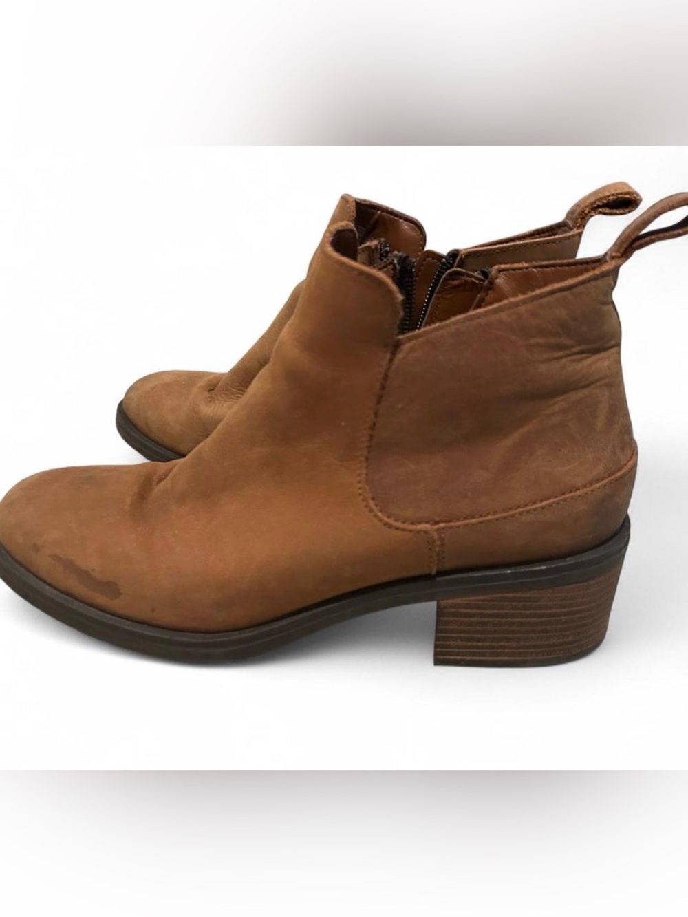 Clark’s women’s leather ankle boots with stacked heel